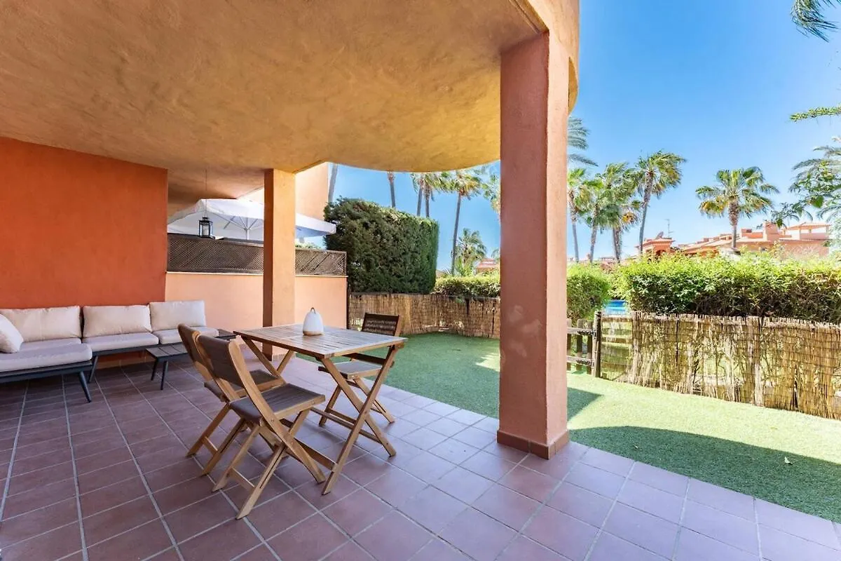 Apartmento En Marbella Con Acceso Directo A La Piscina!