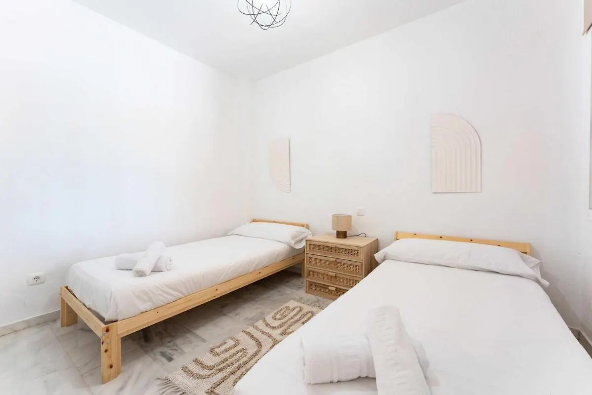 Apartmento En Marbella Con Acceso Directo A La Piscina!
